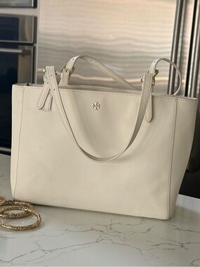 Tory Burch Robinson Large Tripple- Compartment Saffiano Leather Tote